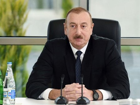 İlham Əliyev Çexiyanın Baş nazirinə minnətdarlığını bildirib