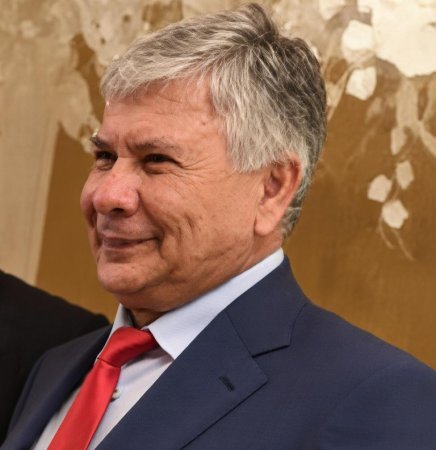Məşhur biznesmeni aldadıb 400 min almaq istəyiblər - FOTO