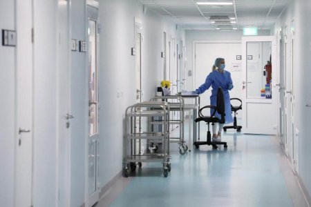 41 yaşlı müğənni ilk dəfə ana oldu