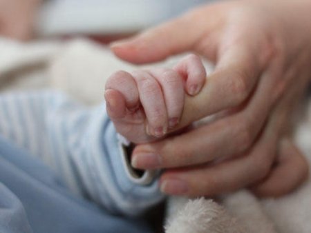 Xəstəxanada sistem köçürülən bir yaşlı körpə vəfat etdi