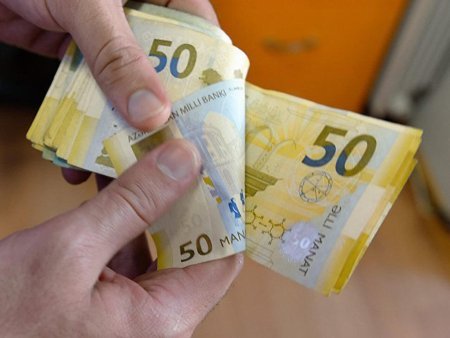 Azərbaycanda bu şəxslərin maaşı ARTIRILDI - RƏSMİ