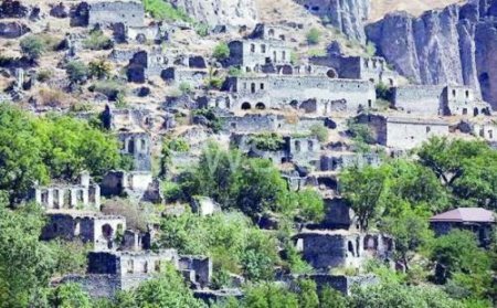 Ermənistanın mədəni soyqırımı: Azərbaycan irsinə qarşı cinayətlər