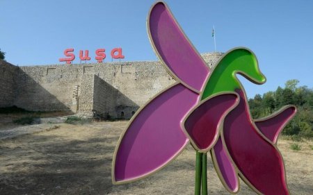 Xarici diplomatlar Şuşada bərpa işləri ilə tanış oldular