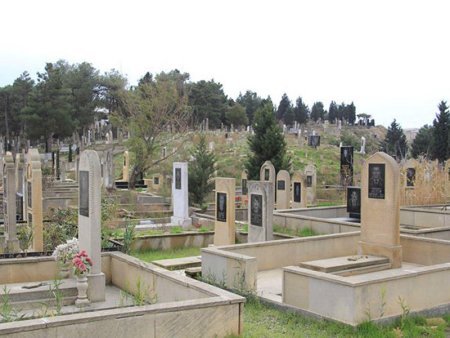 Ərinin məzarını ziyarət edən qadın qəbiristanlıqda öldü
