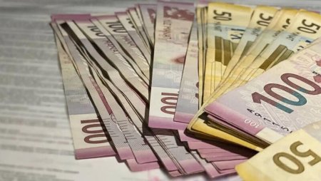 Azərbaycanda manatla geniş pul kütləsi artıb