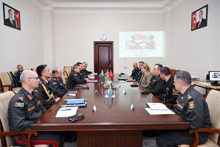 Türkiyə hərbçiləri Bakıda: Kütləvi qırğın silahlarından mühafizə məsələsi müzakirə edildi