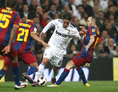 Onun oyununu izləməkdən zövq alıram - Özil kimi nəzərdə tutur? Onun oyununu izləməkdən zövq alıram - Özil kimi nəzərdə tutur?