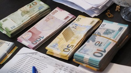 Azərbaycanda ən çox maaşı hansı sahədə işləyənlər alırlar?