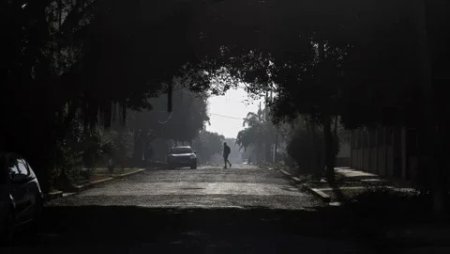 Bu ölkə yenidən qaranlığa qərq oldu Bu ölkə yenidən qaranlığa qərq oldu
