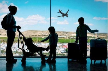 Uşaqlarla təyyarə səfərinə çıxan valideynlərin NƏZƏRİNƏ