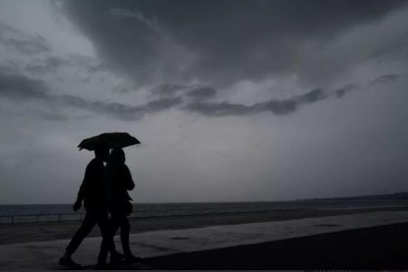 Telefonla danışmayın, ağacların altında dayanmayın - Əhaliyə xəbərdarlıq edildi Telefonla danışmayın, ağacların altında dayanmayın - Əhaliyə xəbərdarlıq edildi