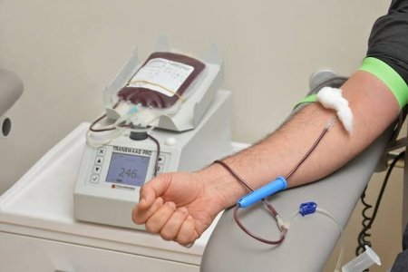 Qan verənlərə gözlənilməz fürsət: Dövlət istiqrazları üçün növbəyə düzüldülər Qan verənlərə gözlənilməz fürsət: Dövlət istiqrazları üçün növbəyə düzüldülər