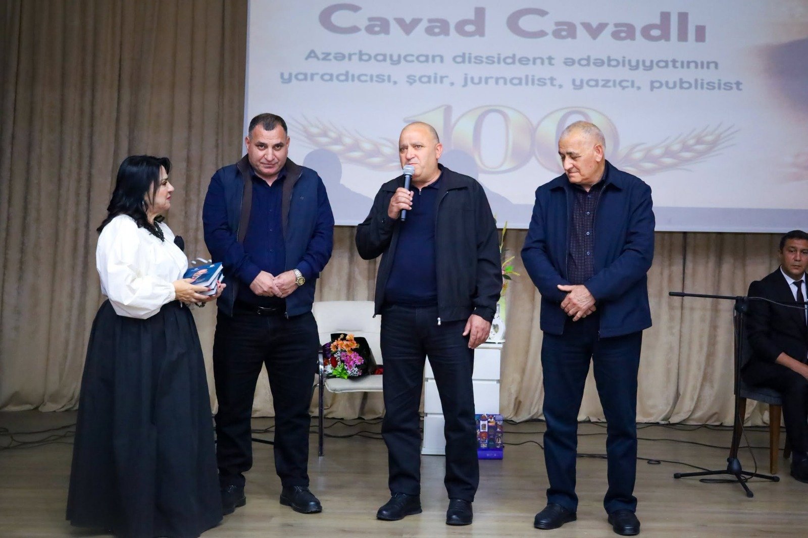 Şair-publisist Cavad Cavadlının 100 illik yubileyi Naxçıvanda qeyd olunub