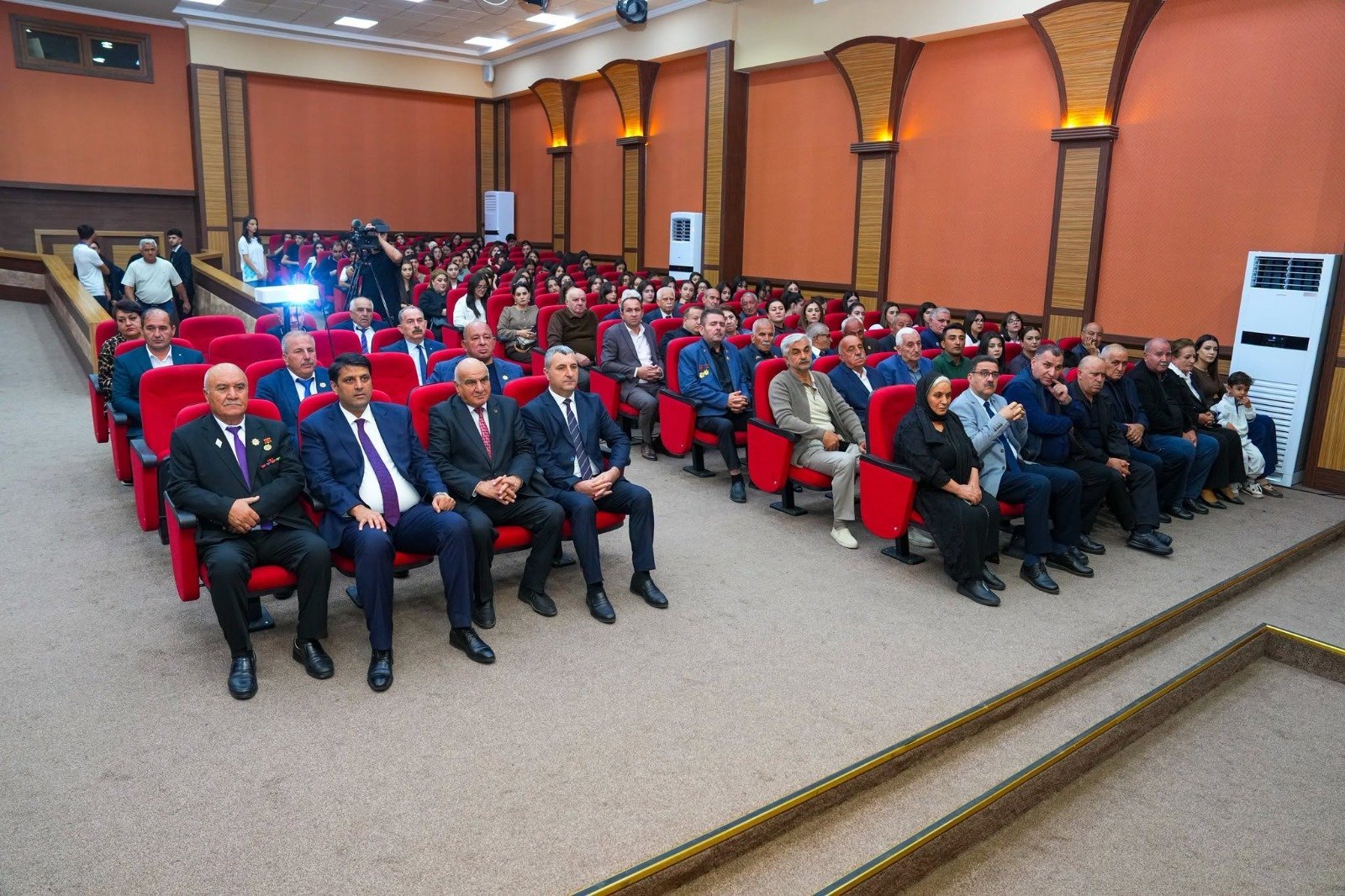 Şair-publisist Cavad Cavadlının 100 illik yubileyi Naxçıvanda qeyd olunub