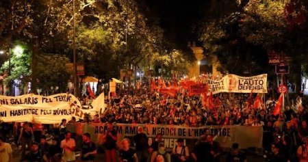 İspaniyada mənzil böhranı: Barselonada etirazlar nəzarətdən çıxdı