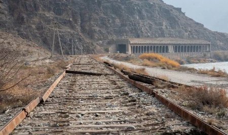 Moskva Belozyorovu İrəvana göndərib: Zəngəzur dəhlizini kim təmir edəcək?