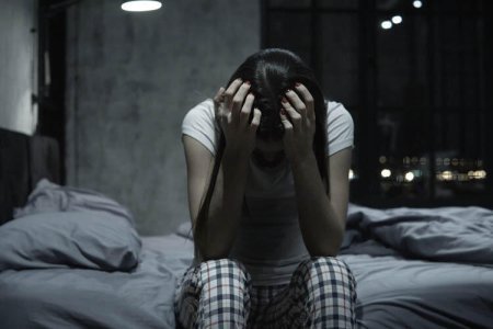 Psixoloq təkrarlanan pis yuxulardan qurtulmağın yollarını açıqladı Psixoloq təkrarlanan pis yuxulardan qurtulmağın yollarını açıqladı