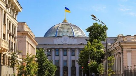 Ukrayna daha 3 ay müharibə rejimində qalacaq - Zelenskiyə dəstək verildi Ukrayna daha 3 ay müharibə rejimində qalacaq - Zelenskiyə dəstək verildi
