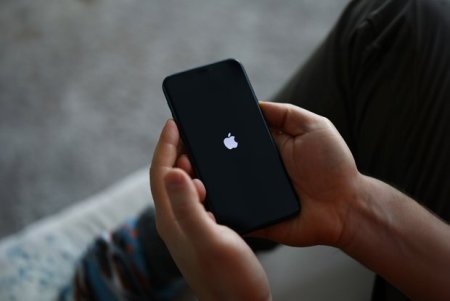 "Apple" cihazlarında boşluq tapıldı: Şəxsi fotolarınız...